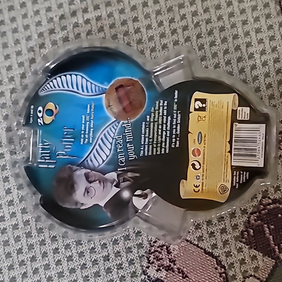 Harry Potter 20Q Game Hand Held Snitch Ball Wizard World ages 8+ - Picture 3 of 4